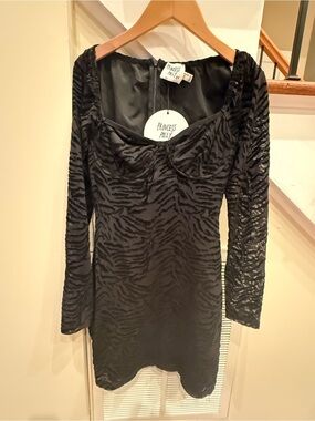 Princess Polly Black Velvet Zebra-Textured Long Sleeve Mini Dress. Size US 0